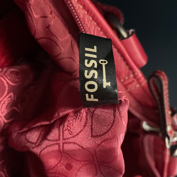 EUC Fossil Red Pebbled Leather Bag with extra Crossover Strap - Picture 7 of 8